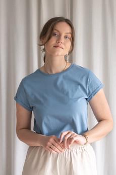 Lichtblauw T-shirt | Rolled sleeve via Common & Sense