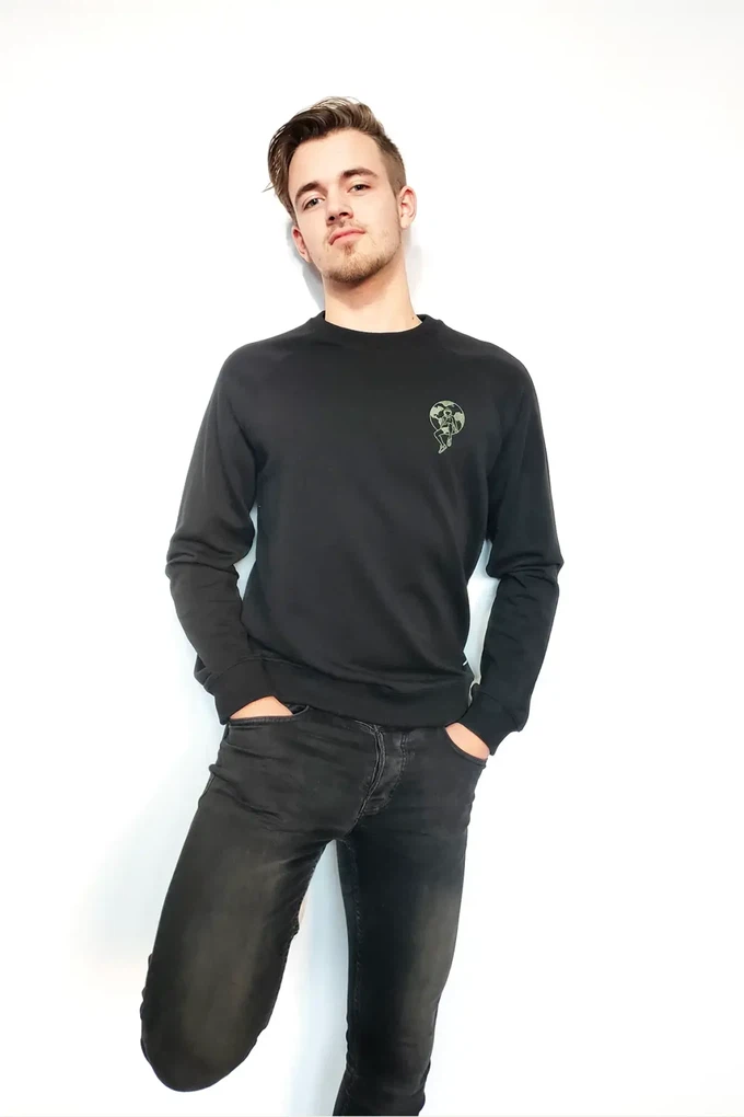 Duurzame sweater Wale | black from common|era sustainable fashion