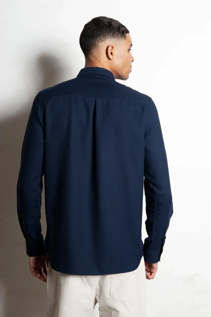 Duurzaam overhemd Hinas | navy blue from common|era sustainable fashion