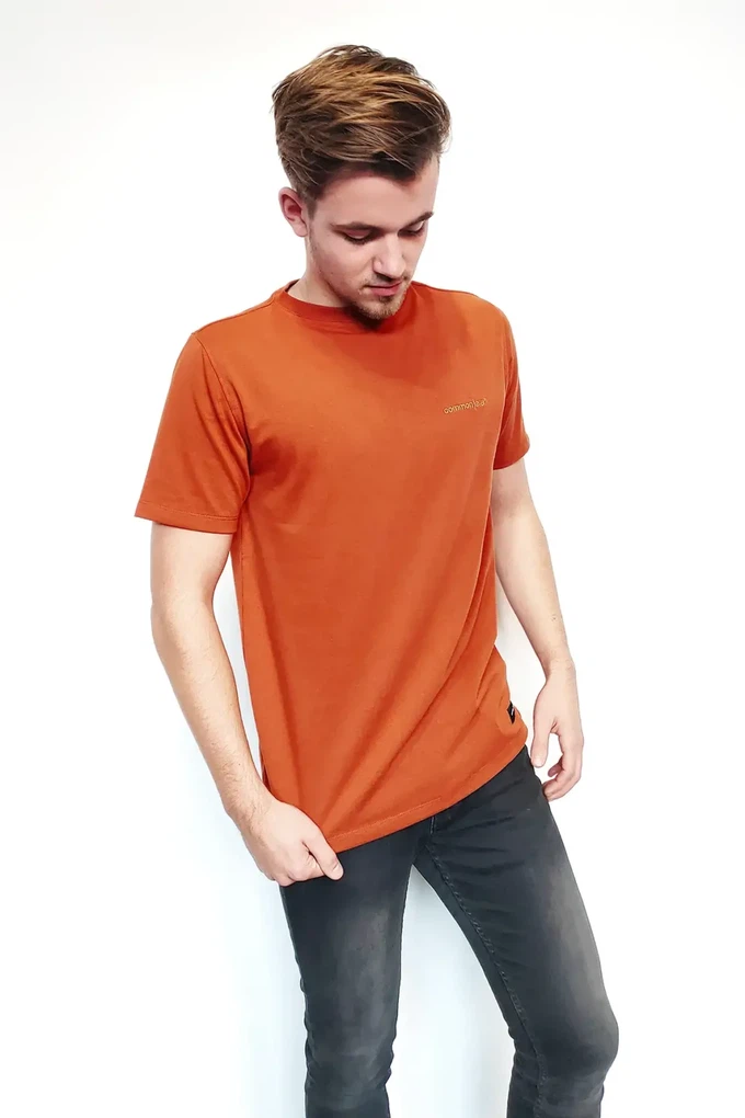 Duurzaam T-shirt Hiland | burned orange from common|era sustainable fashion