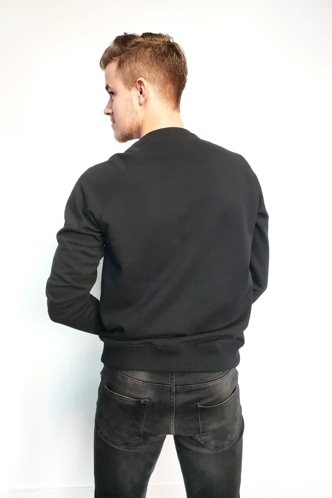 Duurzame sweater Wale | black from common|era sustainable fashion