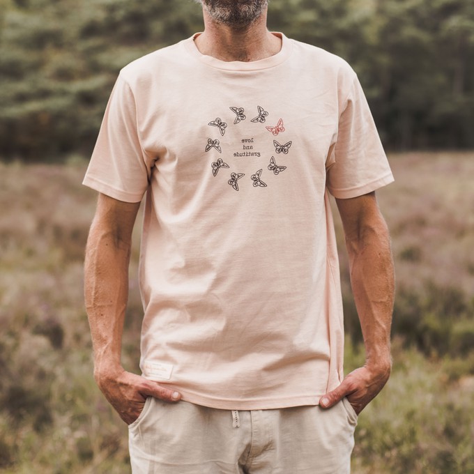 Duurzame heren t-shirt – LOVE AND GRATITUDE – Daily Mantra from Daily Mantra