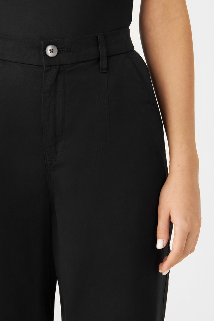 SUNSHINE Tapered Tencel - Classic Jogger - Midnight Black from DAWN Denim