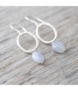 A BEAUTIFUL STORY •• Graceful Blauwe Agaat Zilver Oorbellen from De Groene Knoop