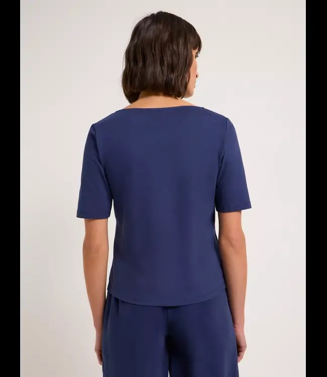 LANIUS •• Shirt with square neckline | Night Blue ~ Halbarmshirt from De Groene Knoop