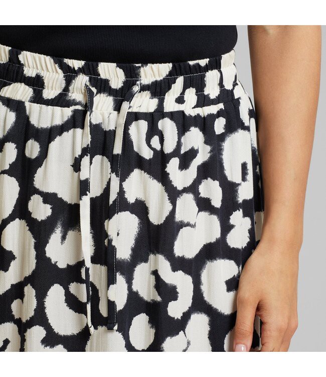 DEDICATED. •• Skirt Klippan | Painted Leopard Black from De Groene Knoop