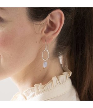 A BEAUTIFUL STORY •• Graceful Blauwe Agaat Zilver Oorbellen from De Groene Knoop