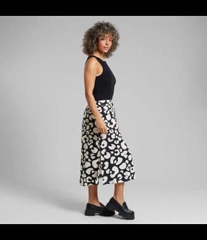 DEDICATED. •• Skirt Klippan | Painted Leopard Black from De Groene Knoop