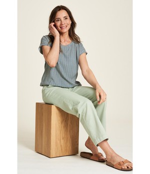 Tranquillo •• Loose EcoVero™ Blouse | Cubes from De Groene Knoop