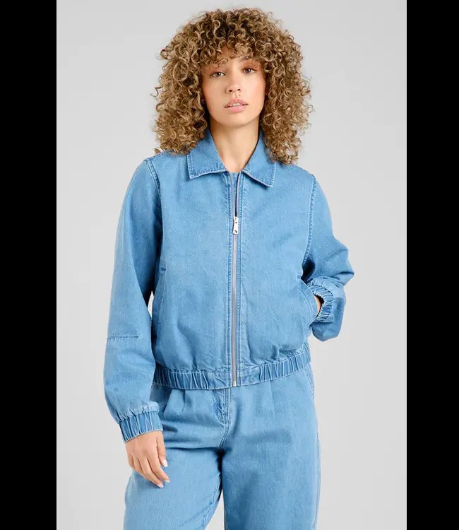 DEDICATED. •• Jacket Sunna Denim | Light Blue from De Groene Knoop