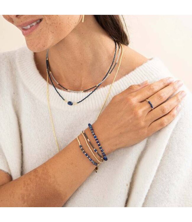 A BEAUTIFUL STORY •• Armband Proud Lapis Lazuli Goudkleurig from De Groene Knoop