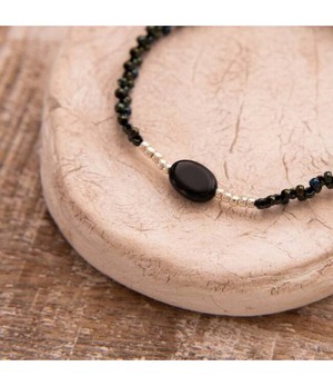 A BEAUTIFUL STORY •• Armband Zwarte Onyx Zilverkleurige from De Groene Knoop