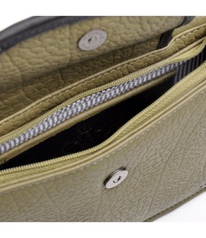 Berba •• Leren mini-bag Chamonix | olive from De Groene Knoop