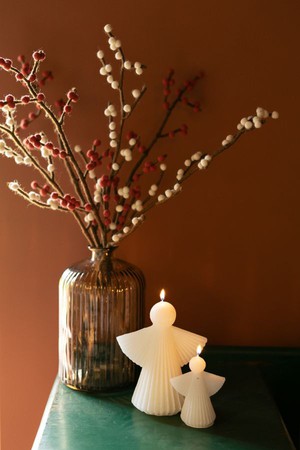Kersttak met witte bessen, vilt, ca. 60 cm from Dille & Kamille