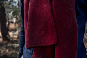 Sjaal Iris – Bordeaux Red from Douxx