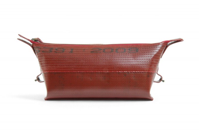 Medium Washbag | Fire-hose from Elvis & Kresse