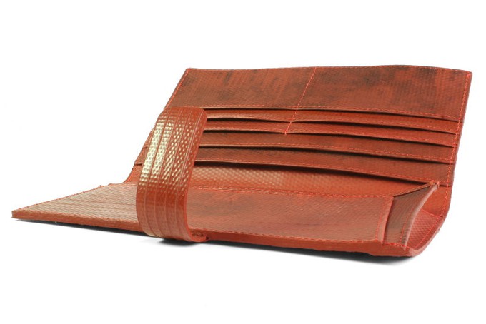 Travel Wallet | Leather & Fire-hose from Elvis & Kresse