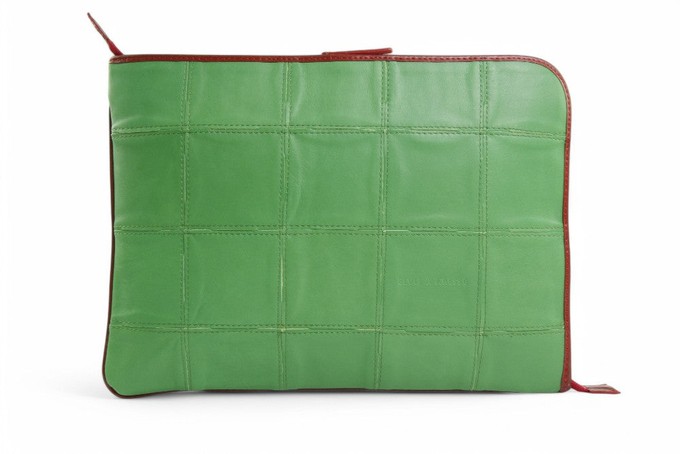 Folio Laptop Case | Leather & Fire-hose from Elvis & Kresse
