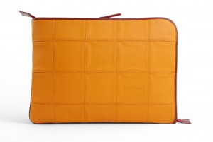 Folio Laptop Case | Leather & Fire-hose from Elvis & Kresse