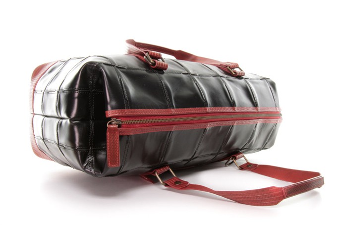 Gladstone Travel Bag | Leather & Fire-hose from Elvis & Kresse