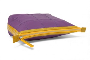 Cosmetics Case / Toiletry Bag | Leather & Fire-hose from Elvis & Kresse