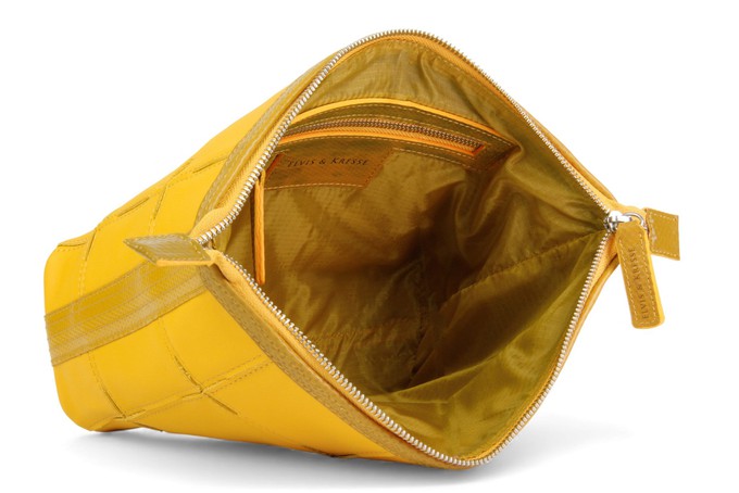 Cosmetics Case / Toiletry Bag | Leather & Fire-hose from Elvis & Kresse