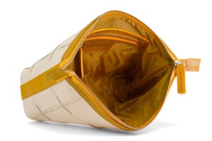 Cosmetics Case / Toiletry Bag | Leather & Fire-hose from Elvis & Kresse