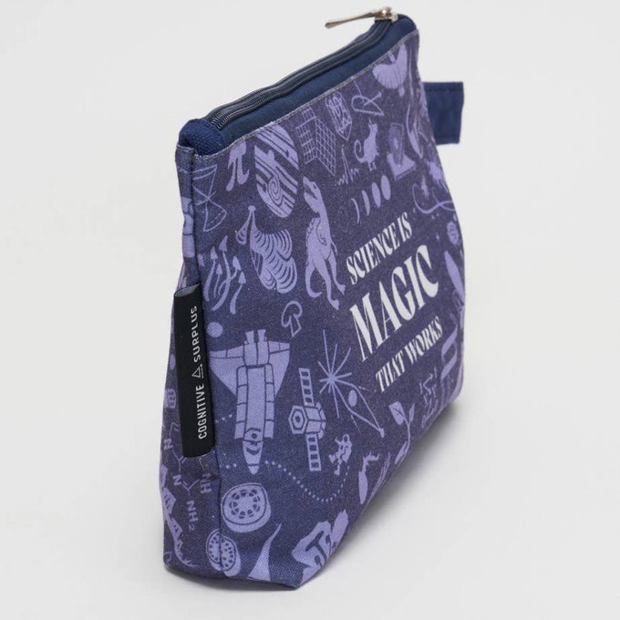Etui "Science is magic that works" (paars) from Fairy Positron