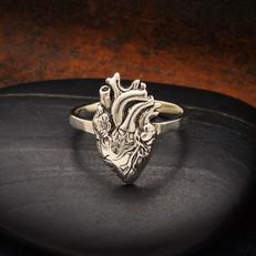 Zilveren ring anatomisch hart van Fairy Positron