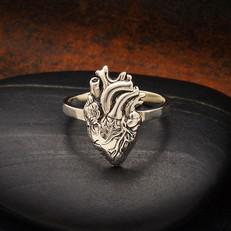Zilveren ring anatomisch hart via Fairy Positron