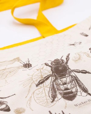 Honey bee shoulder bag from Fairy Positron