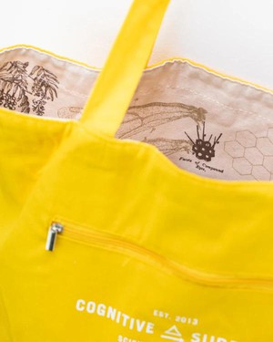 Honey bee shoulder bag from Fairy Positron