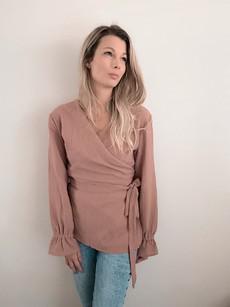 Overslagblouse – Old Blush via Glow - the store