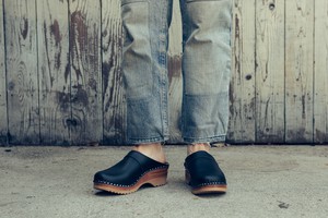 DA VINCI vegan clogs | BLACK from Good Guys Go Vegan