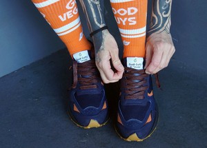 BABER-GV vegan running shoes | INDIGO/ORANGE from Good Guys Go Vegan