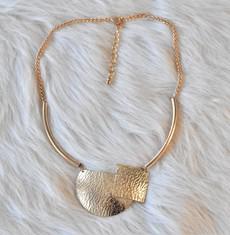 Circle and Cube Golden Necklace van Grab Your Garb