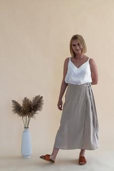 Wrap skirt via gust.