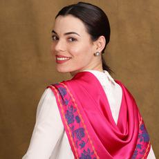 Maharani Pink Royal Silk Scarf van Heritage Moda