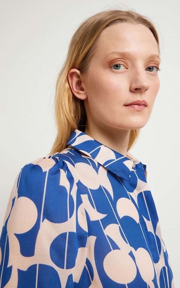 Blouse Graphic Dots from Het Faire Oosten
