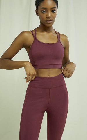 Top Yoga Y-Back Crop from Het Faire Oosten