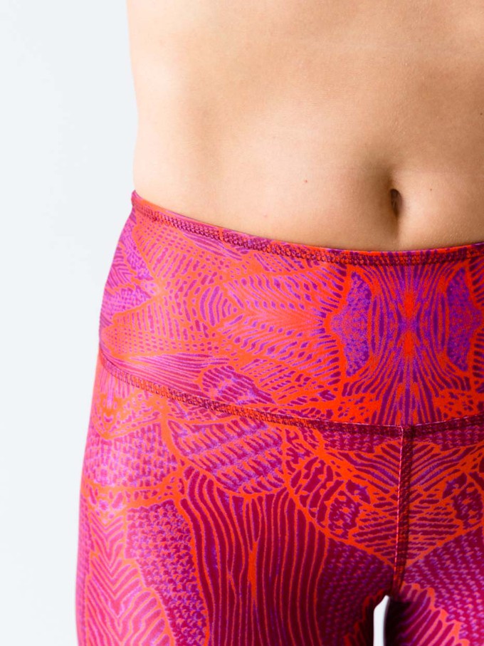 Yoga Leggings Red Paradise Birds from Hoessee