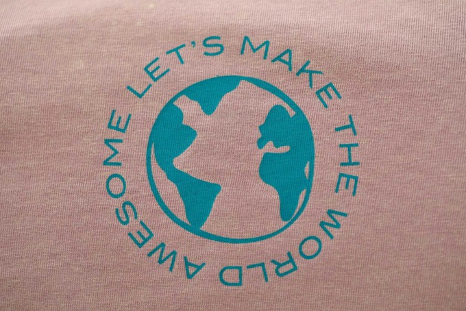 T-shirt Mazzel Pink Vintage World Edition from IT'S PAWSOME
