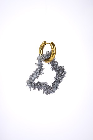 Het Fuzzy Pentagon - gouden ring from IZZI Label