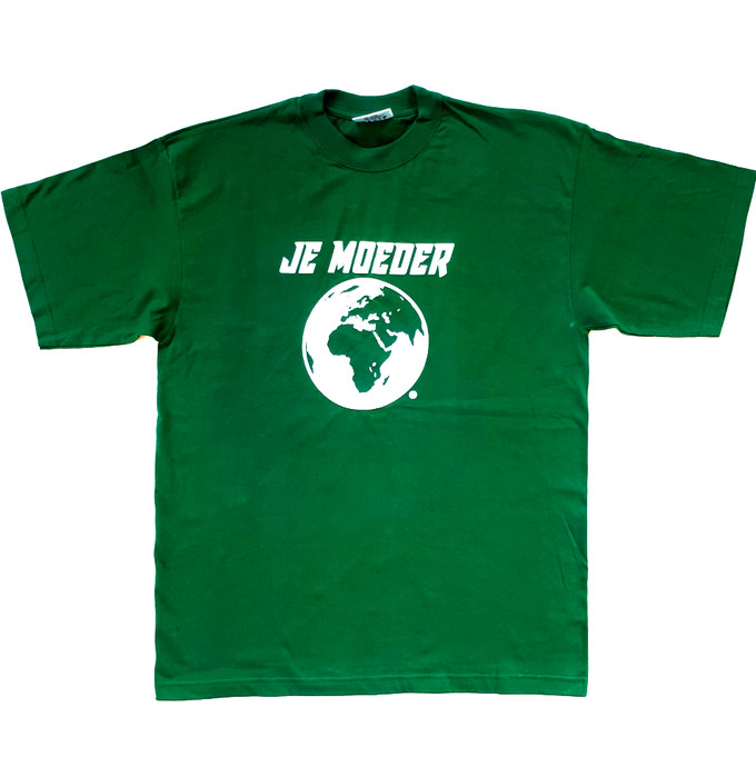 Shirt donker- of felgroen (wijd, L/XL) from Je Moeder