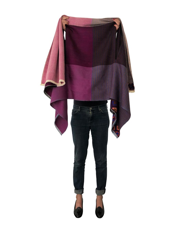 NEW! JULAHAS+ Light Wool Cape Fusion Plum from JULAHAS