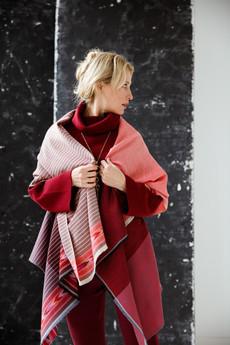 Light Wool Cape Fusion Red via JULAHAS