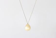 Singö long necklace | matte gold plated van Julia Otilia