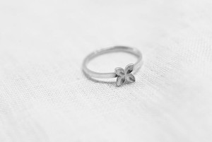 Floret ring silver from Julia Otilia