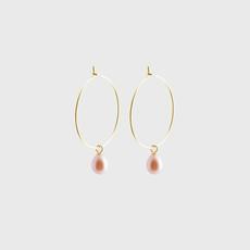 Pearl creole earrings | gold plated van Julia Otilia