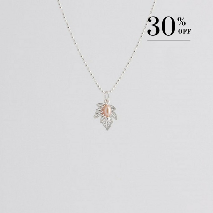Maple leaf with pearl necklace silver 30% SALE from Julia Otilia